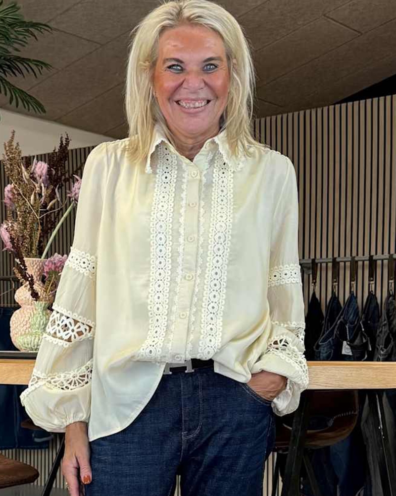 Cabana Living Adrian 2361 - 1 Beige Skjortebluse