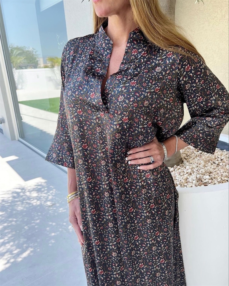 Design By Laerke Yamilla Sort blomst Kraftan kjole